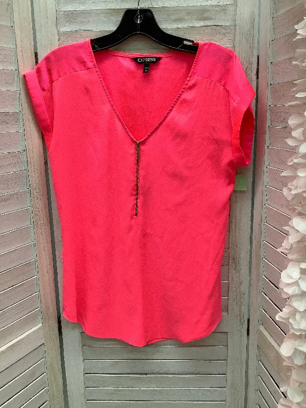 women's T-shirts with cropped lengthsTop Short Sleeve By Express  Size: S