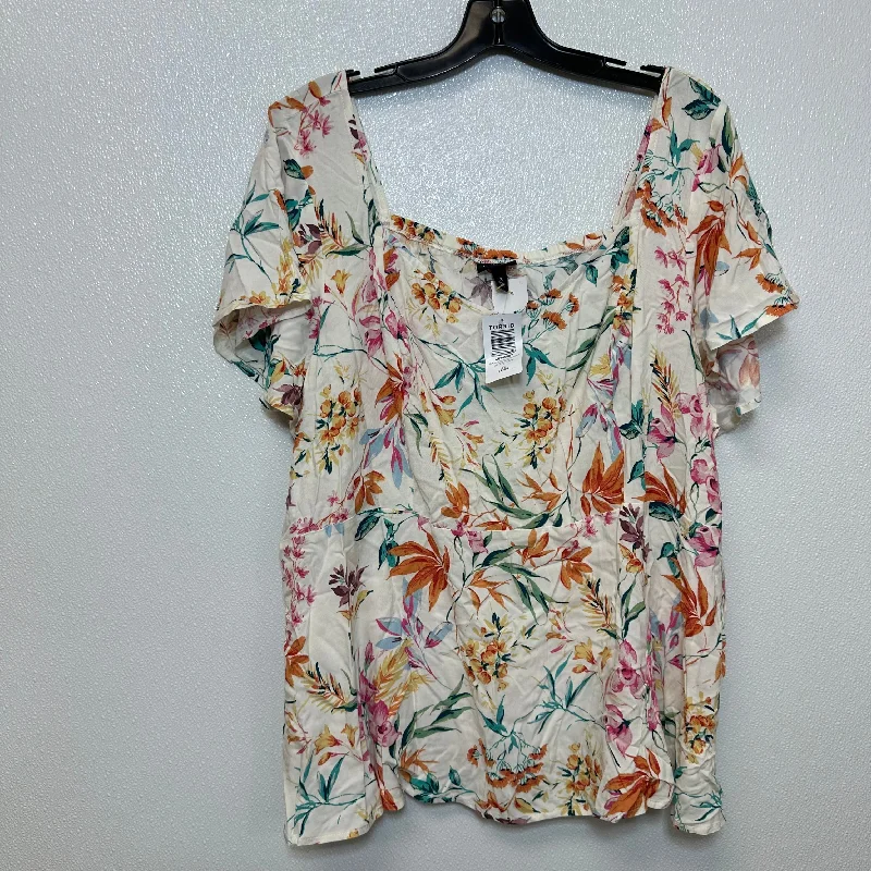 women's T-shirts with short sleevesTop Short Sleeve By Torrid  Size: 3