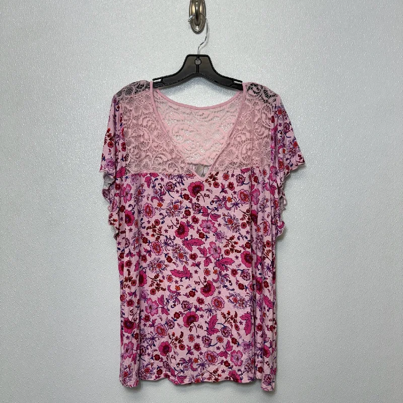 women's T-shirts with exclusive collaborationsTop Short Sleeve By Torrid  Size: 3